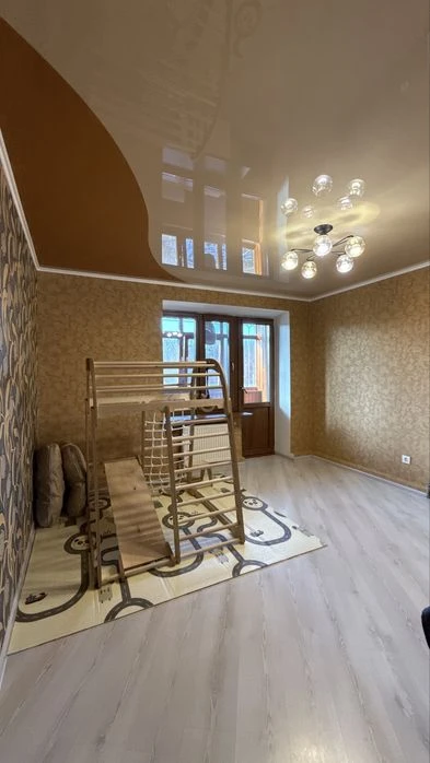 3 кк з новим ремонтом!Держ програми,ділянка 1 сотка, престиж