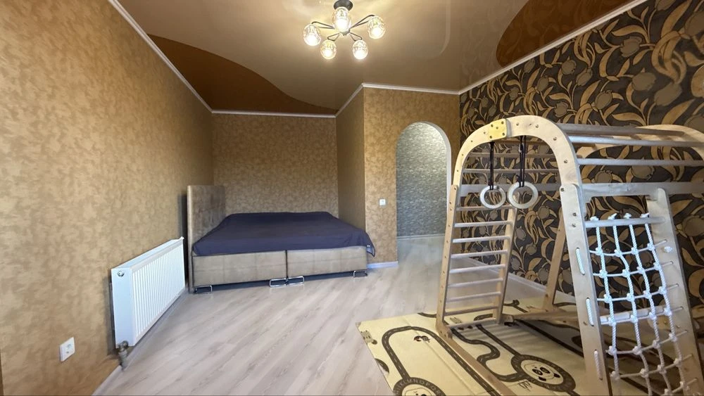 3 кк з новим ремонтом!Держ програми,ділянка 1 сотка, престиж