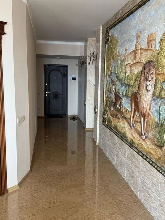 Квартира з інд. опаленням та ремонтом 194,3 м.кв. Луцьк,  Го