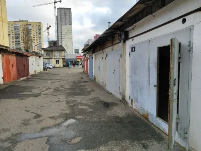 Гараж с ямой и подвальным помещением в Киеве