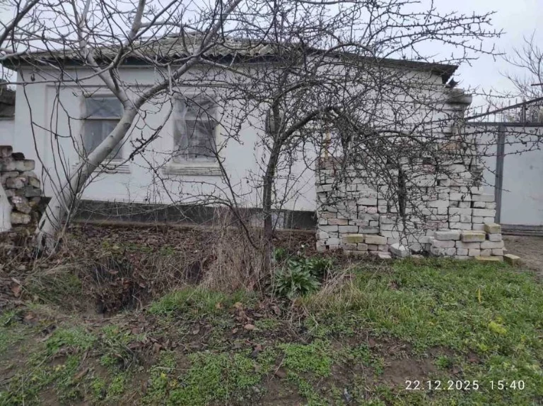 Продам (или обменяю на 1 к/к) домик в Корабельном районе (Ес
