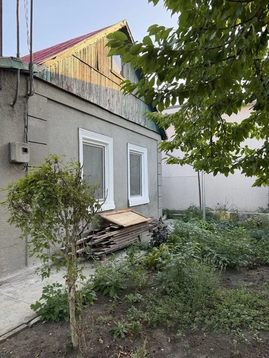 Окремий будинок. Район Будинку Меблів, 5 соток , Гос акт , в