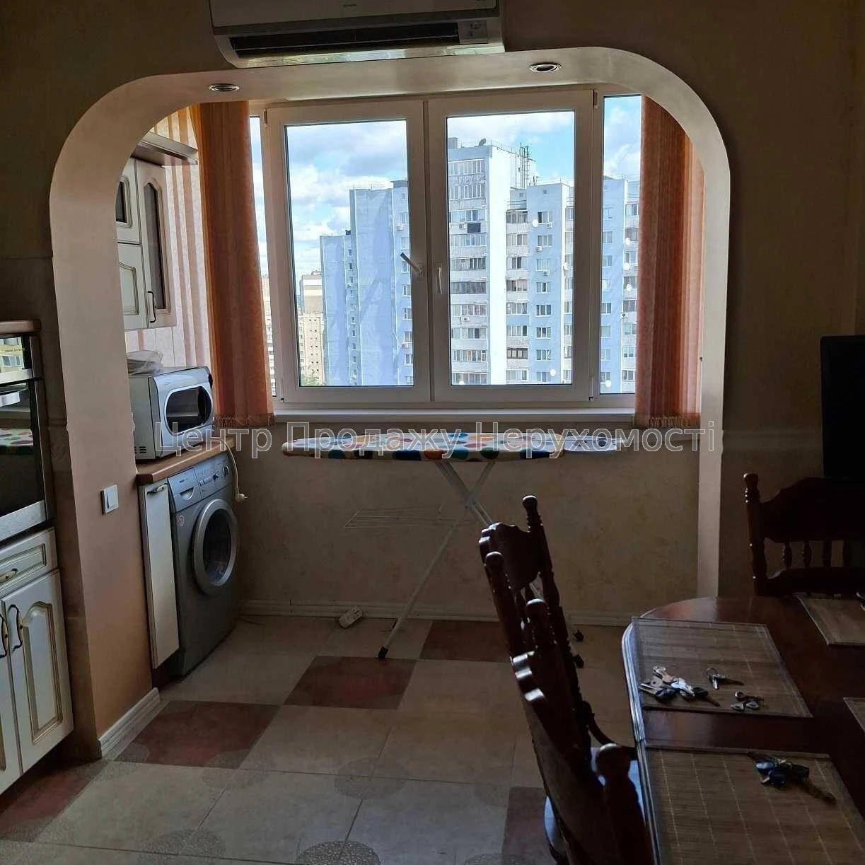 Продаж 2-кімн. кв, 13/16 пов, 51. 4 м², Київ. Відмінне житло