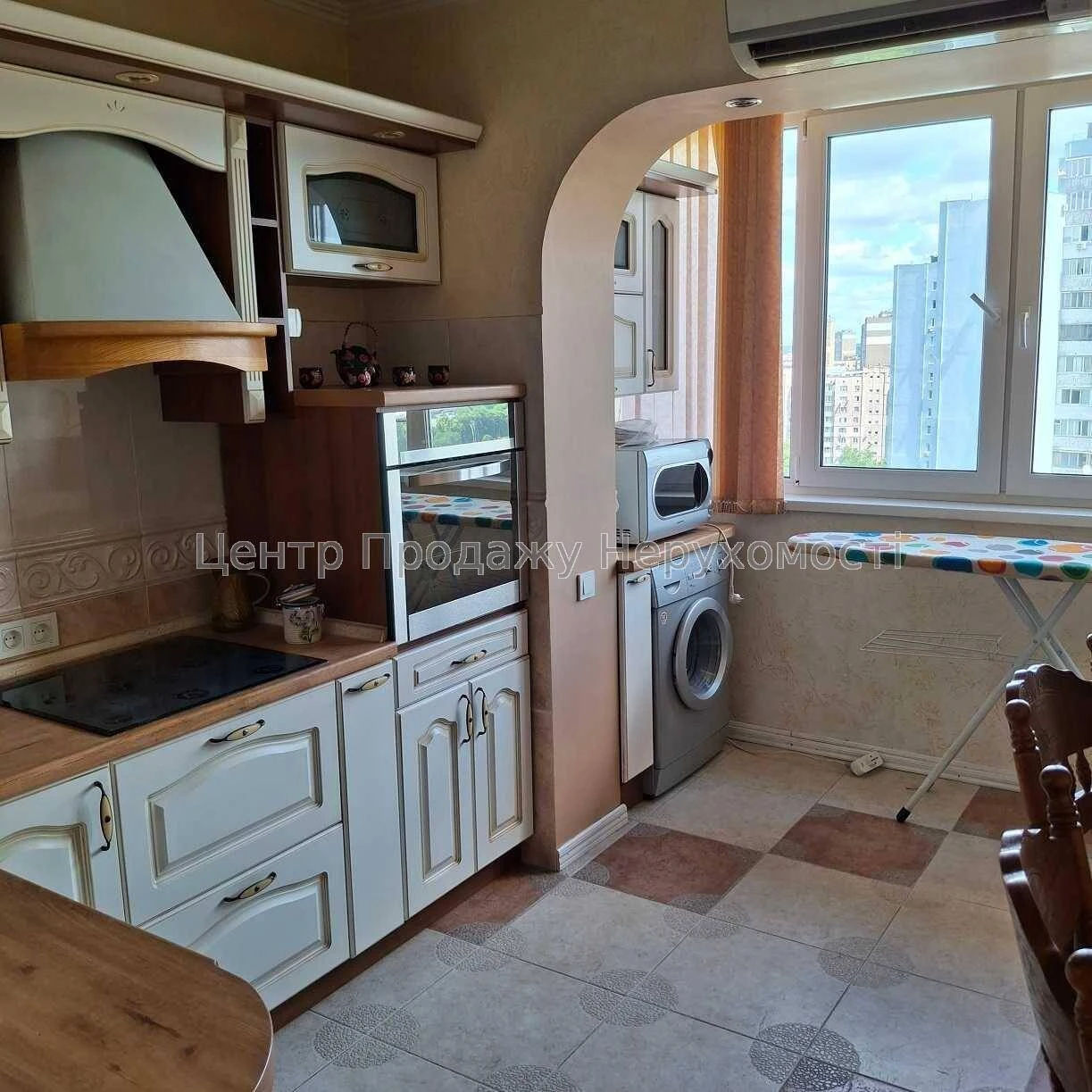 Продаж 2-кімн. кв, 13/16 пов, 51. 4 м², Київ. Відмінне житло