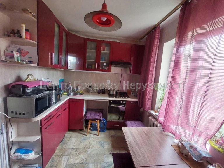 Продаж 3-кімн. квартири 75, 2 м², 2/16 пов, Київ. Відмінна п
