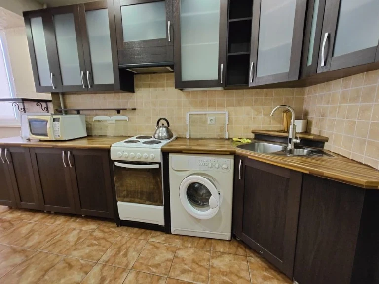 Продам 1 комнатная квартира Залютино (10 минут от метро Холо