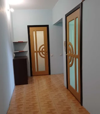 продам простору 1-кімн квартиру 50м кв в ЦЕНТРІ , автономне