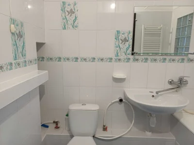 продам простору 1-кімн квартиру 50м кв в ЦЕНТРІ , автономне