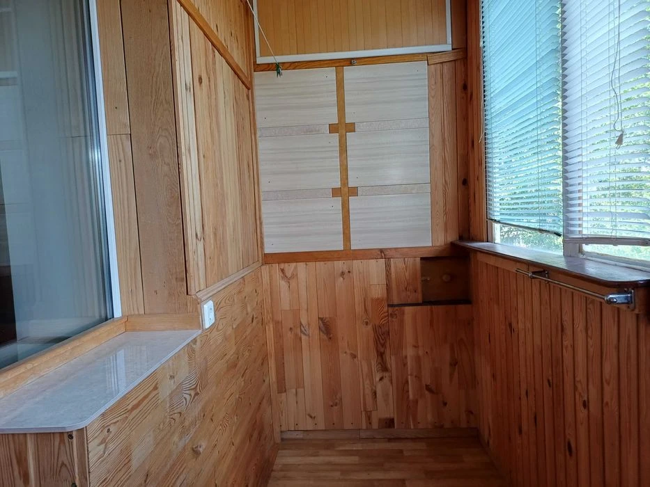 продам простору 1-кімн квартиру 50м кв в ЦЕНТРІ , автономне