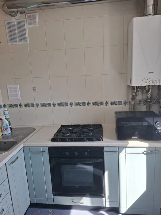 Продам 2к кв.пр.Науки 63,р-н.Юрид.акад.3/4,ремонт,47000$