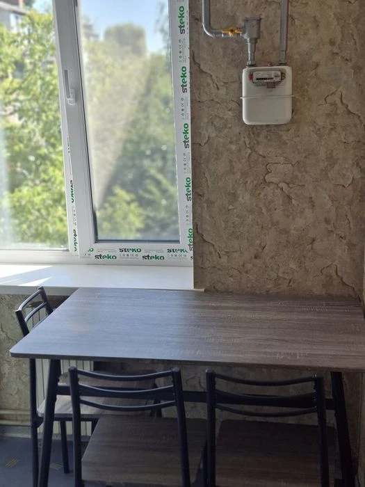 Продам 2к кв.пр.Науки 63,р-н.Юрид.акад.3/4,ремонт,47000$