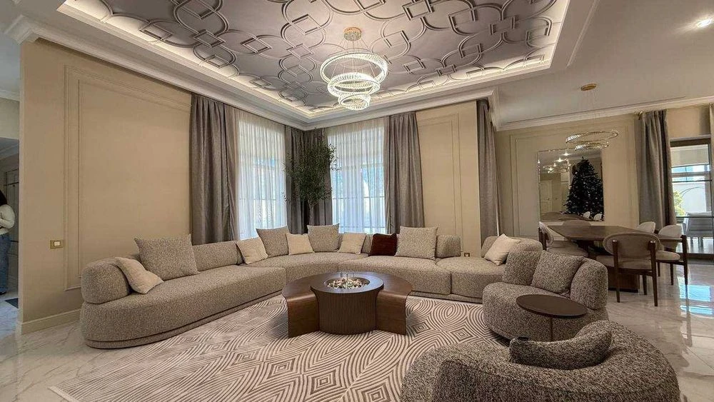 New premium house in Sauvignon, Odessa. 330 m². Swimming pool