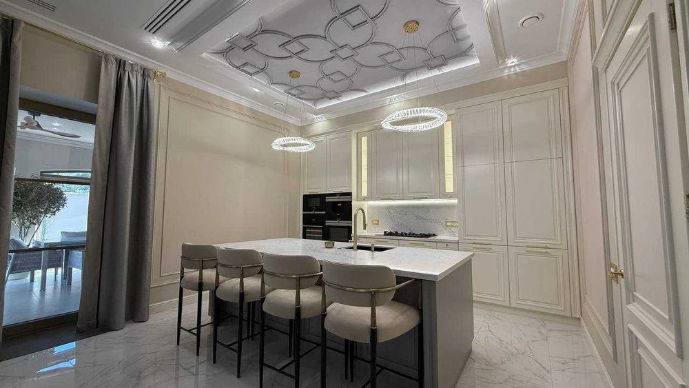 New premium house in Sauvignon, Odessa. 330 m². Swimming pool