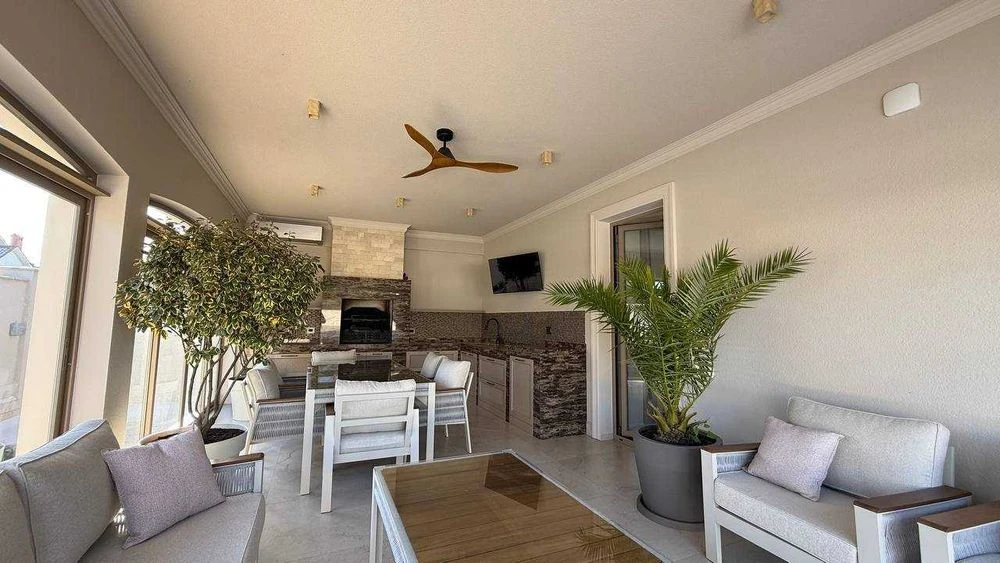 New premium house in Sauvignon, Odessa. 330 m². Swimming pool