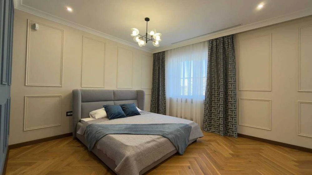 New premium house in Sauvignon, Odessa. 330 m². Swimming pool
