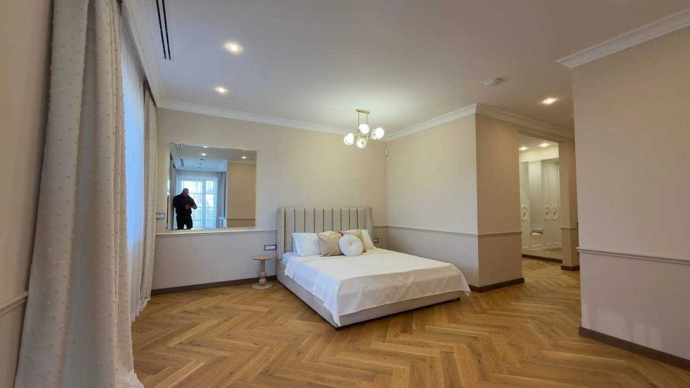 New premium house in Sauvignon, Odessa. 330 m². Swimming pool