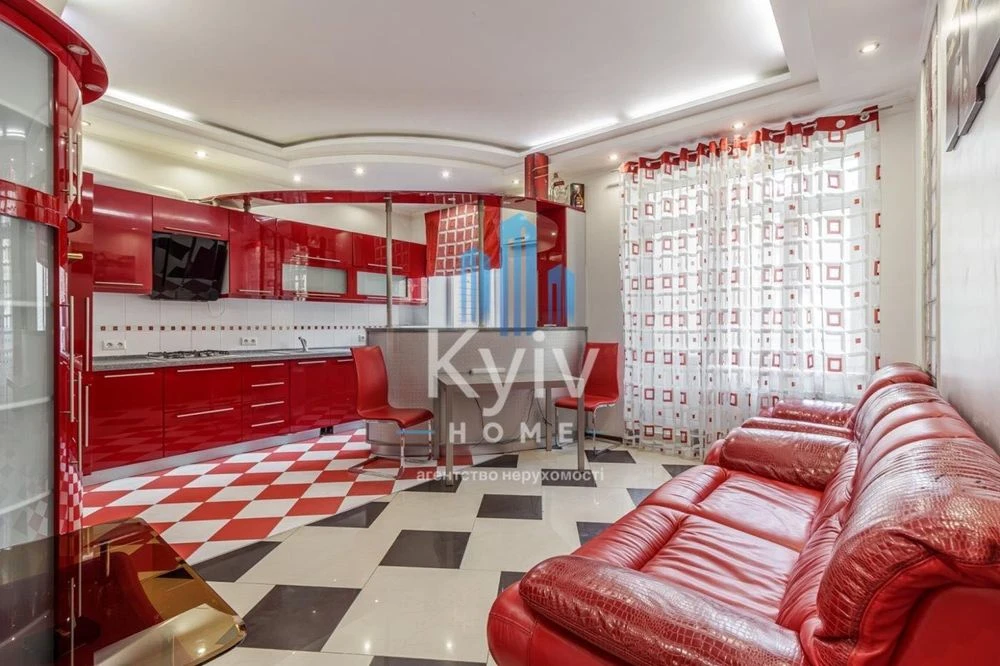Продаж 2-кімнатної квартири центр