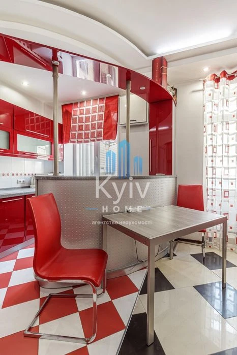 Продаж 2-кімнатної квартири центр