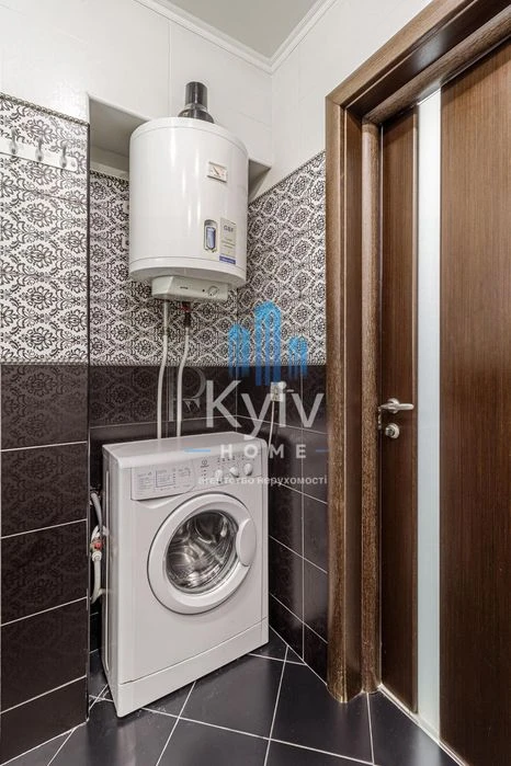 Продаж 2-кімнатної квартири центр