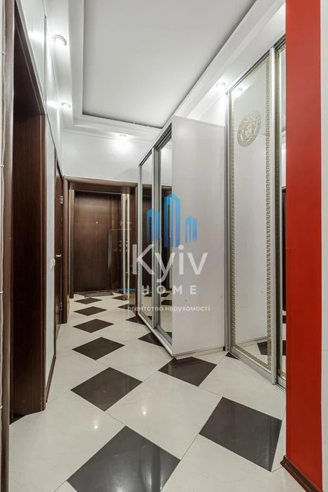 Продаж 2-кімнатної квартири центр