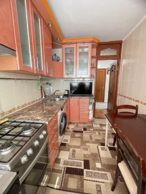 Продаж добротной трикімнатної квартири на прт.Миру