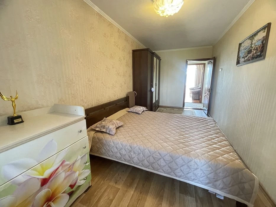 Продаж добротной трикімнатної квартири на прт.Миру