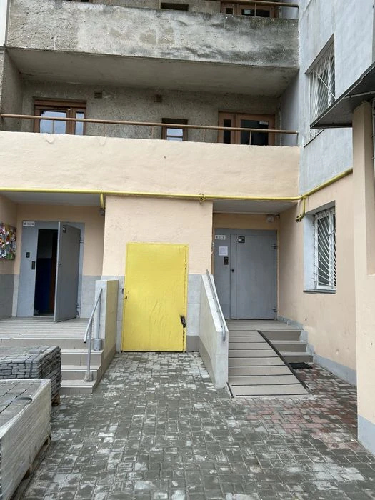Продам 2 ух  кімнатну квартиру на Таірово