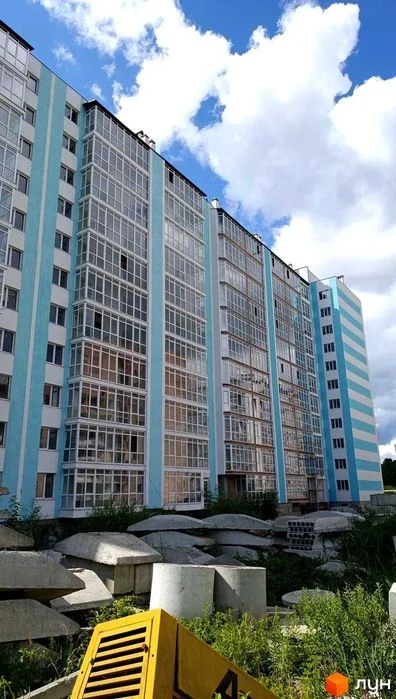 950$/м², 1-кім. кв 42,6 м² Величковського,64, Без комісії.