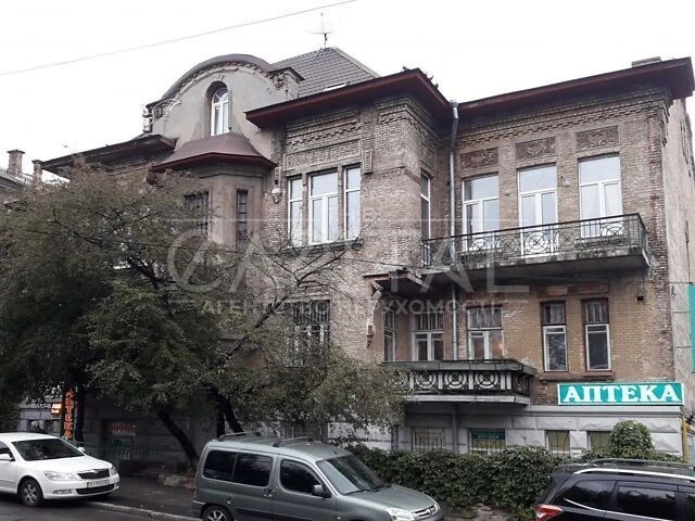 Продаж 5к квартири 300 кв. м на вул. Платона Майбороди 23 •