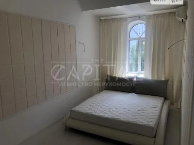 Продаж 5к квартири 300 кв. м на вул. Платона Майбороди 23 •