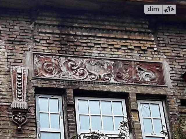 Продаж 5к квартири 300 кв. м на вул. Платона Майбороди 23 •