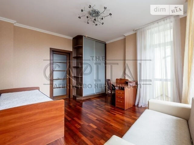 Продаж 3к квартири 127 кв. м на вул. Старонаводницька 6 • ID