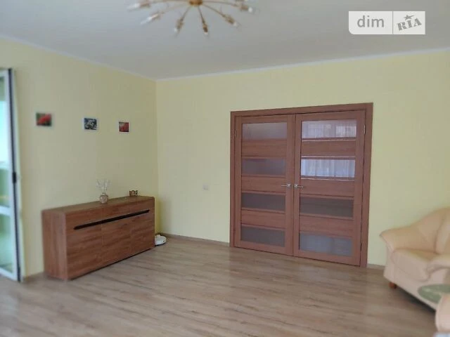 Продаж 3к квартири 113 кв. м на вул. Олександра Лазаревськог