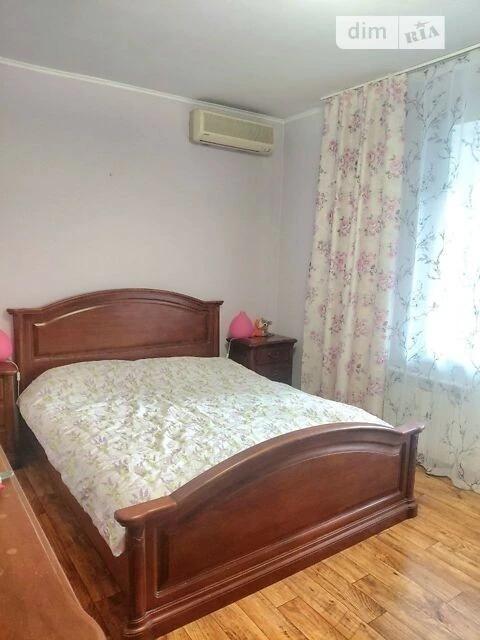 Продаж 3к квартири 113 кв. м на вул. Олександра Лазаревськог