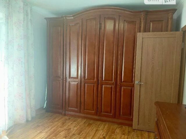 Продаж 3к квартири 113 кв. м на вул. Олександра Лазаревськог