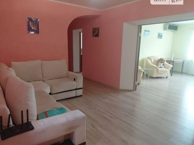 Продаж 3к квартири 113 кв. м на вул. Олександра Лазаревськог