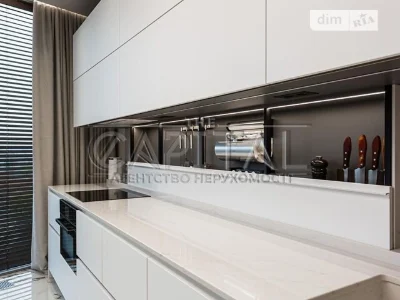 Продаж 3к квартири 122 кв. м на вул. Іоанна Павла II 12 • ID