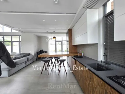 LUXURY VILLA с бассейном Рядом море Совиньон 1 Видео! Большо