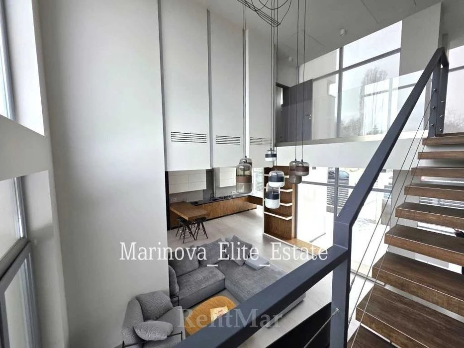 LUXURY VILLA с бассейном Рядом море Совиньон 1 Видео! Большо