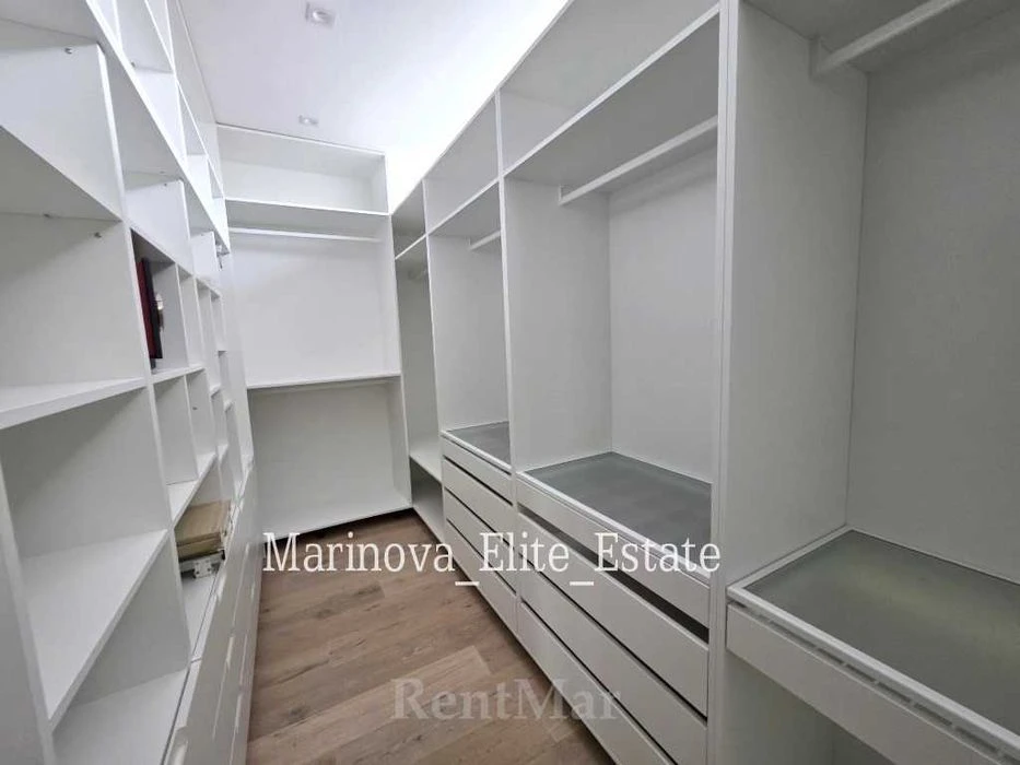 LUXURY VILLA с бассейном Рядом море Совиньон 1 Видео! Большо