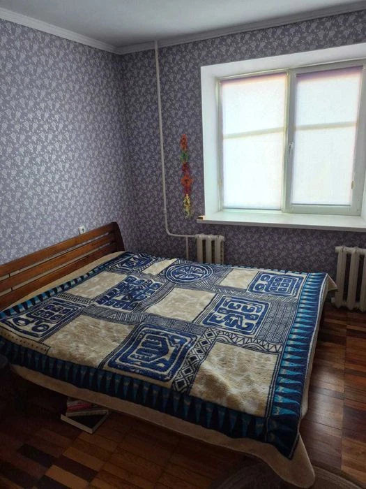 2-х квартира на космосі, 6 гімназія