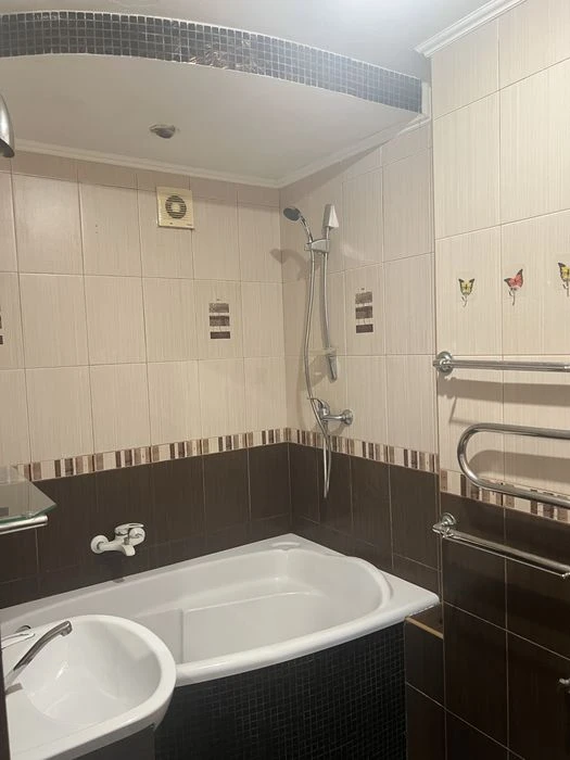 Продам власну 3х квартиру на Космосі
