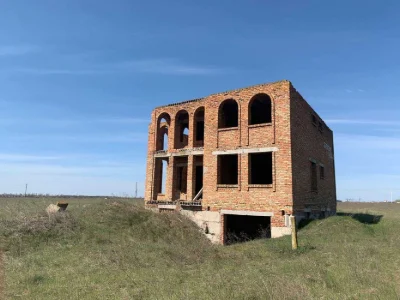 Продаю недобудований будинок