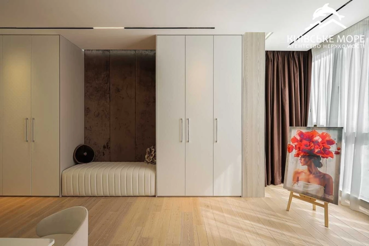Продаж 5-кімнатної квартири 168 м², Воскресенська вул., 18