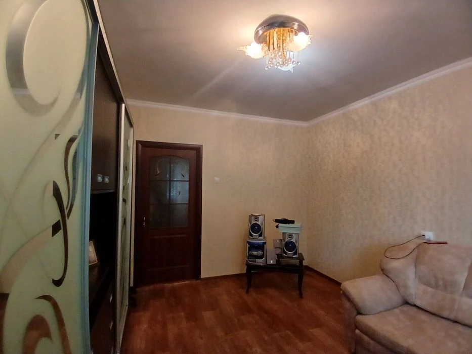 Продаю 2 к/к  Китобоев 12 ( Автономка)