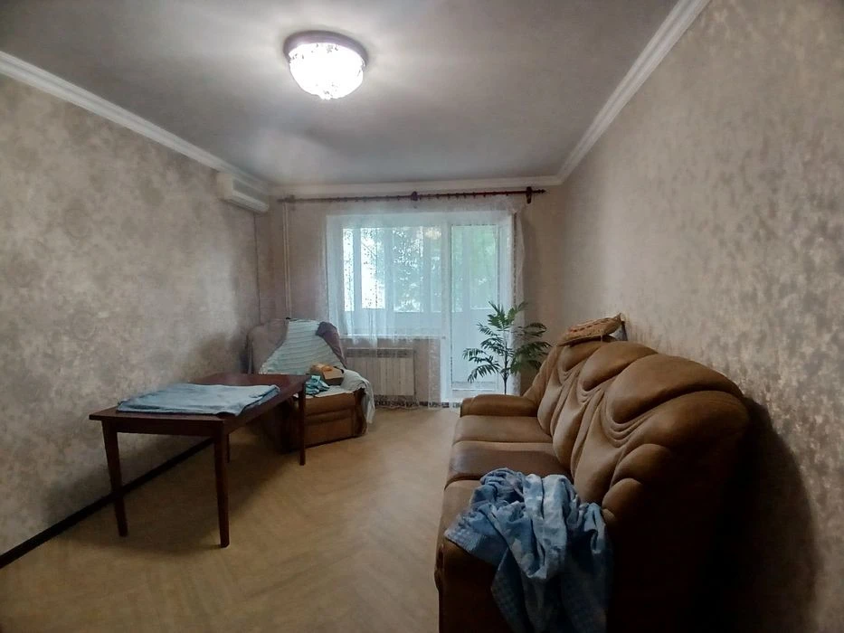 Продаю 2 к/к  Китобоев 12 ( Автономка)