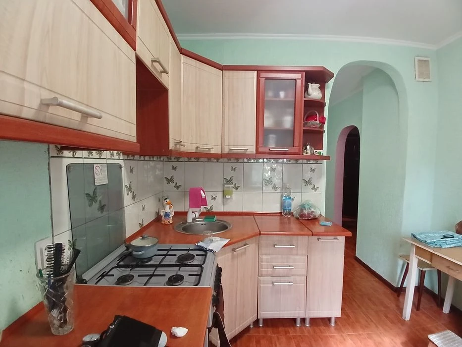 Продаю 2 к/к  Китобоев 12 ( Автономка)
