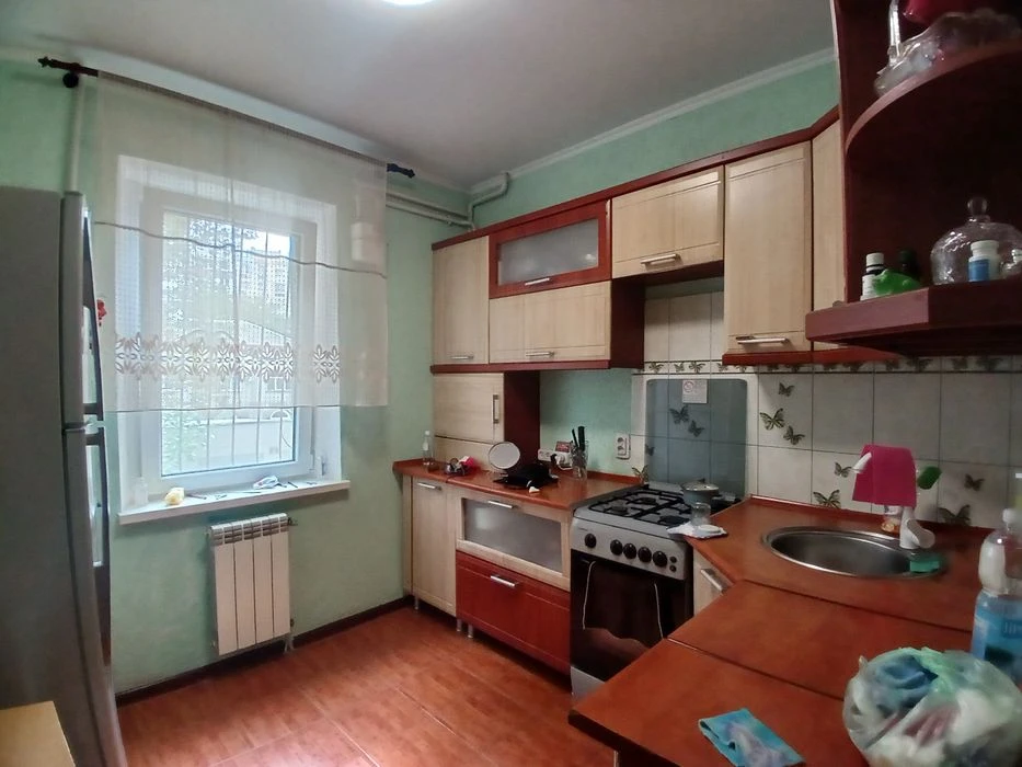 Продаю 2 к/к  Китобоев 12 ( Автономка)
