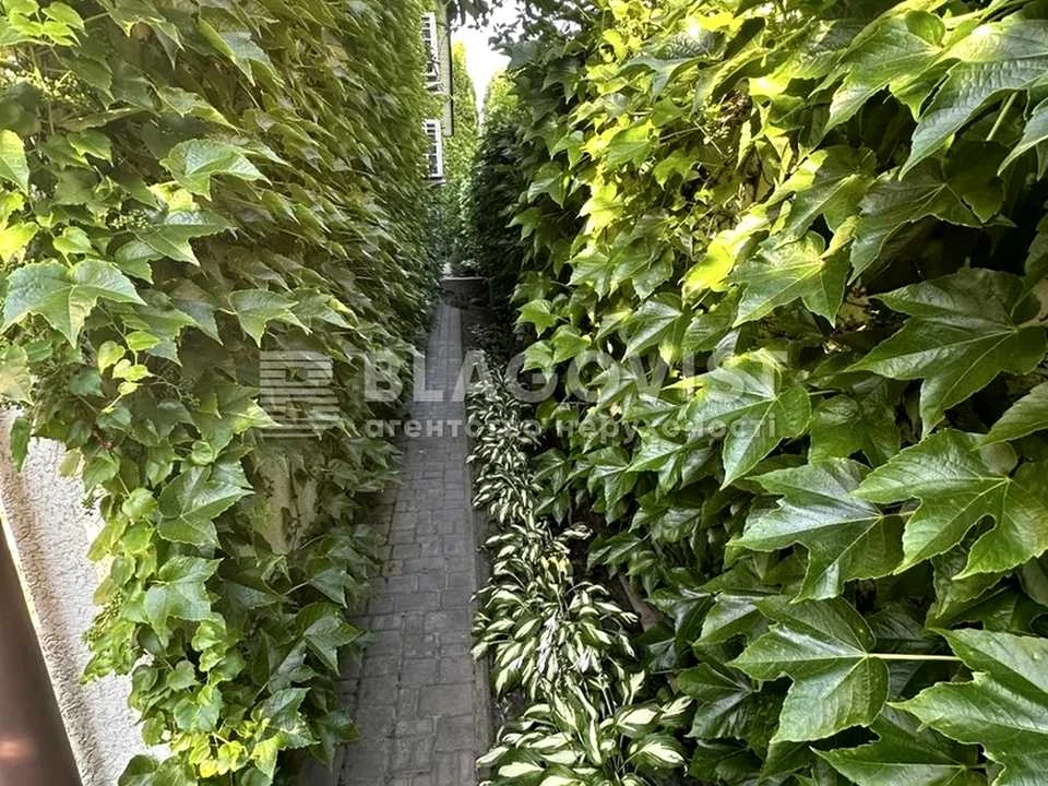 Будинок. Київ, Святищенська вул.