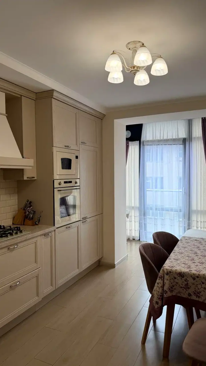 Продаж квартири 1-кімн. 45.9 м² 4/11 пов.
